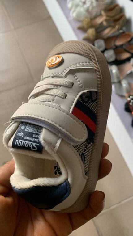 SVW- PHC- BABY SNEAKERS- SIZE 24